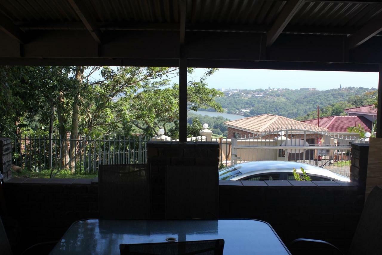 ホテル Laudin'S View Umtentweni エクステリア 写真
